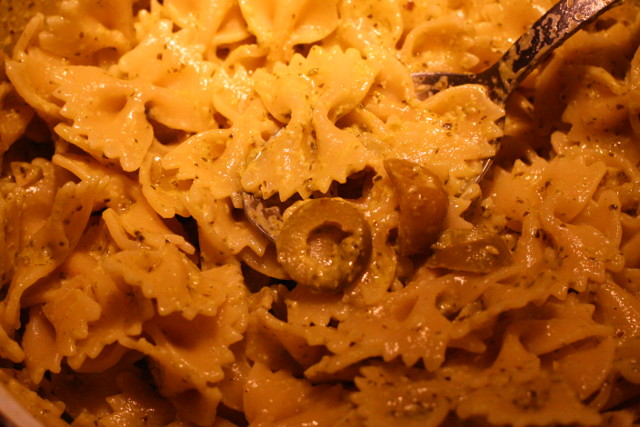 noodles-pesto-olives-3